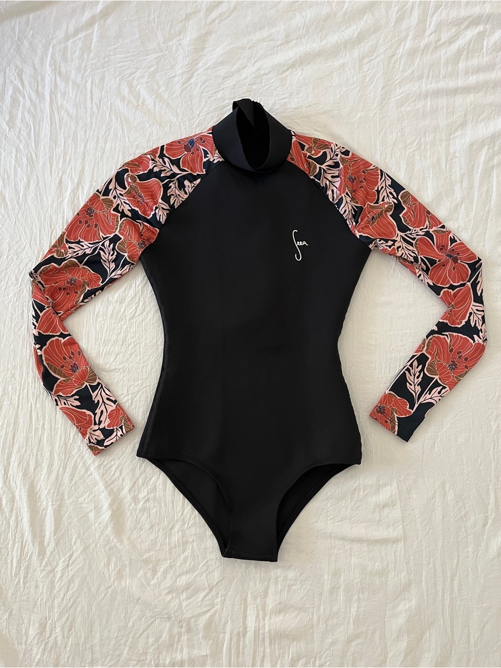 Seea Gaviotas One Piece Surf Suit Black, Floral Long Sleeve Swimwear Womens M